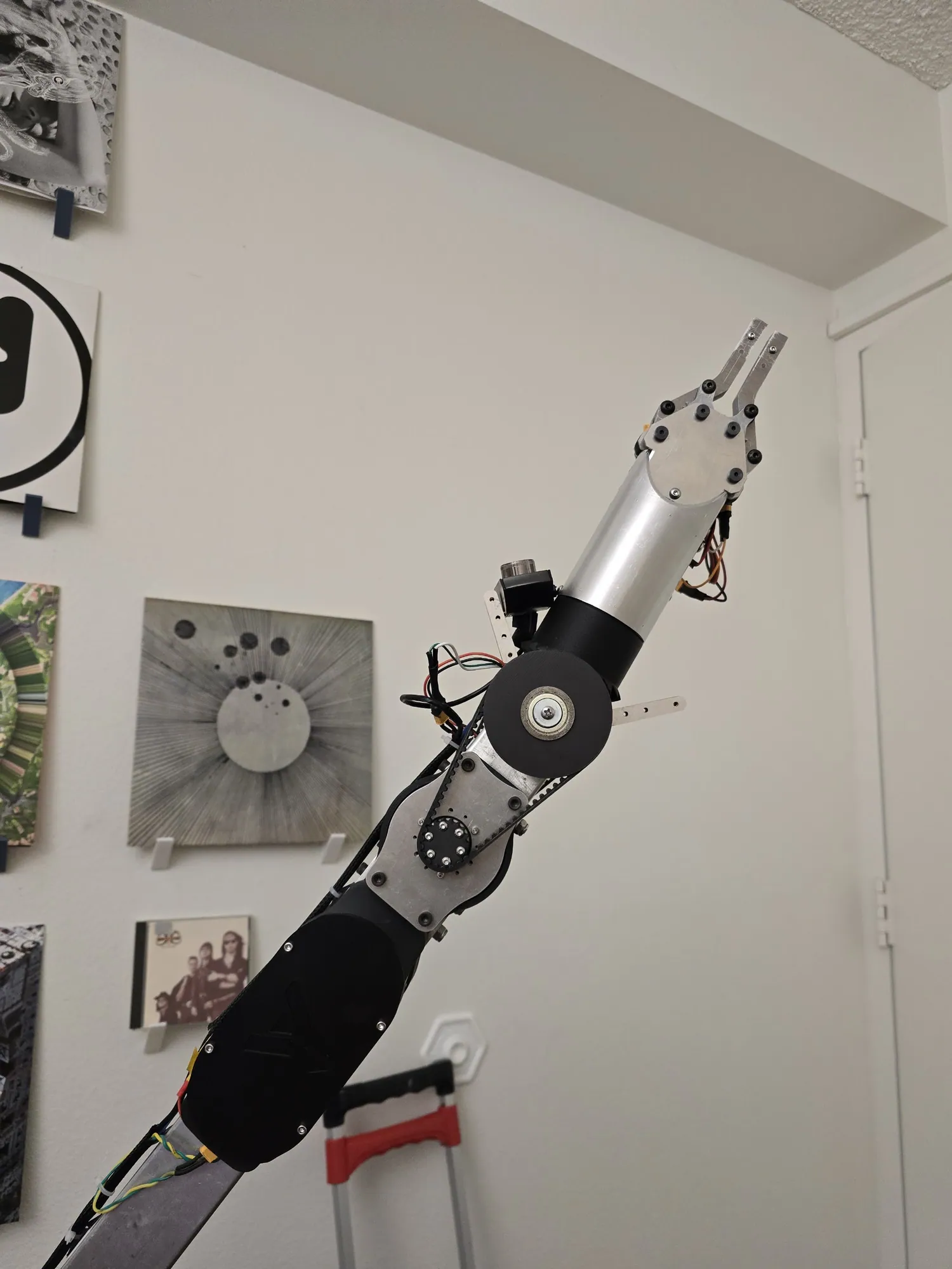 Arm at reach with the wrist and hand fitted