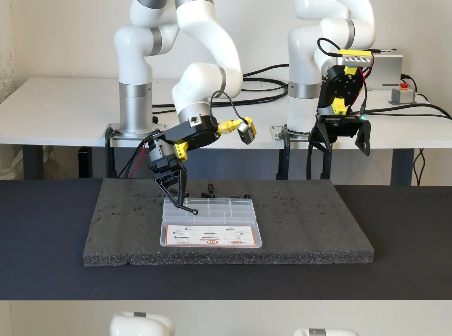 Bimanual rig over the parts tray