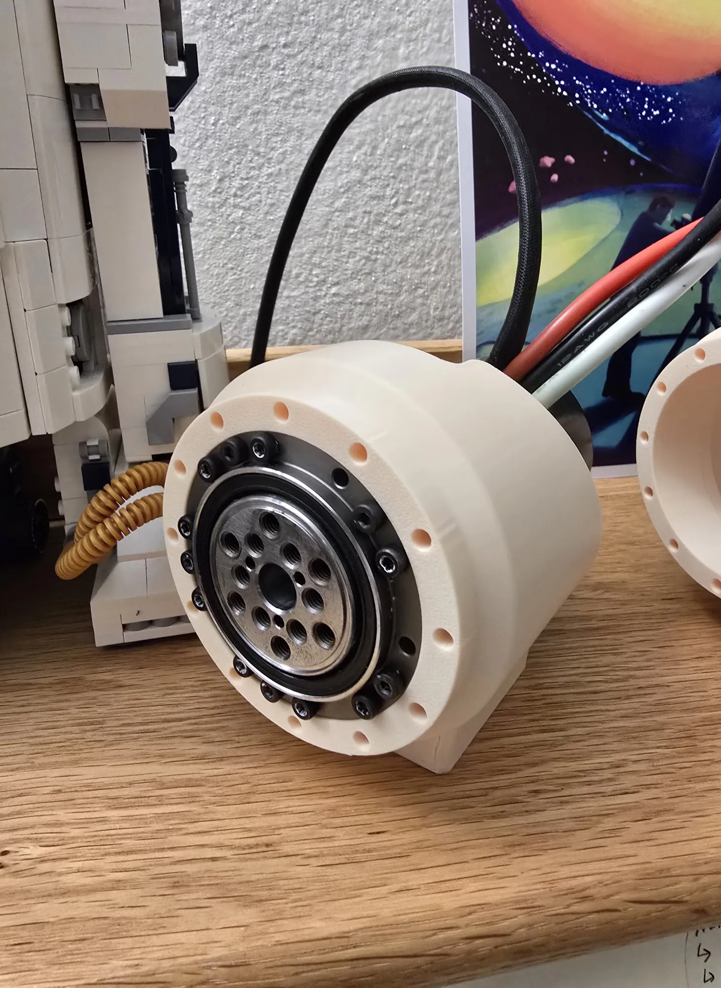 Harmonic Drive reducer in its printed housing