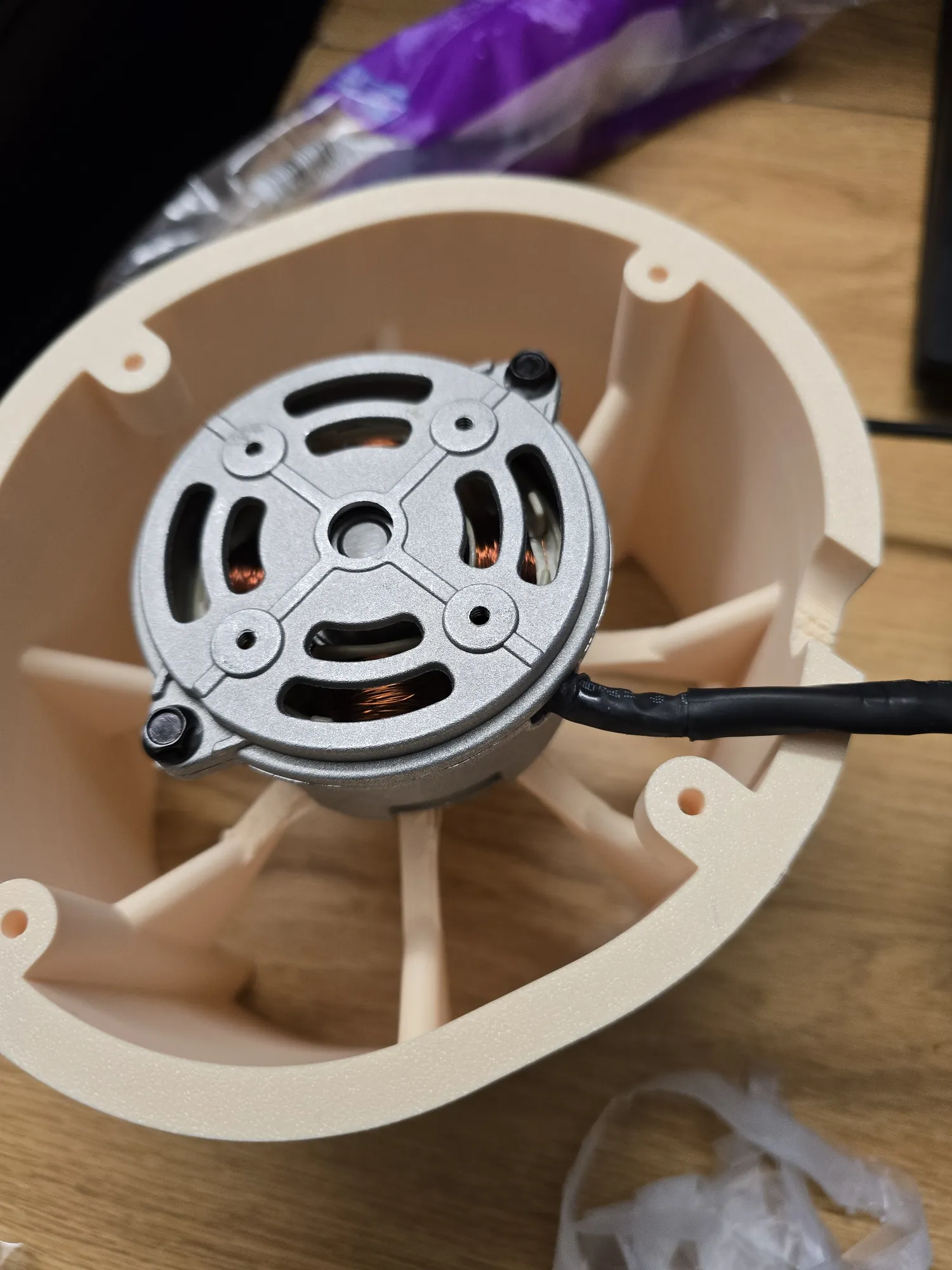 Printed shroud with the blower fitted