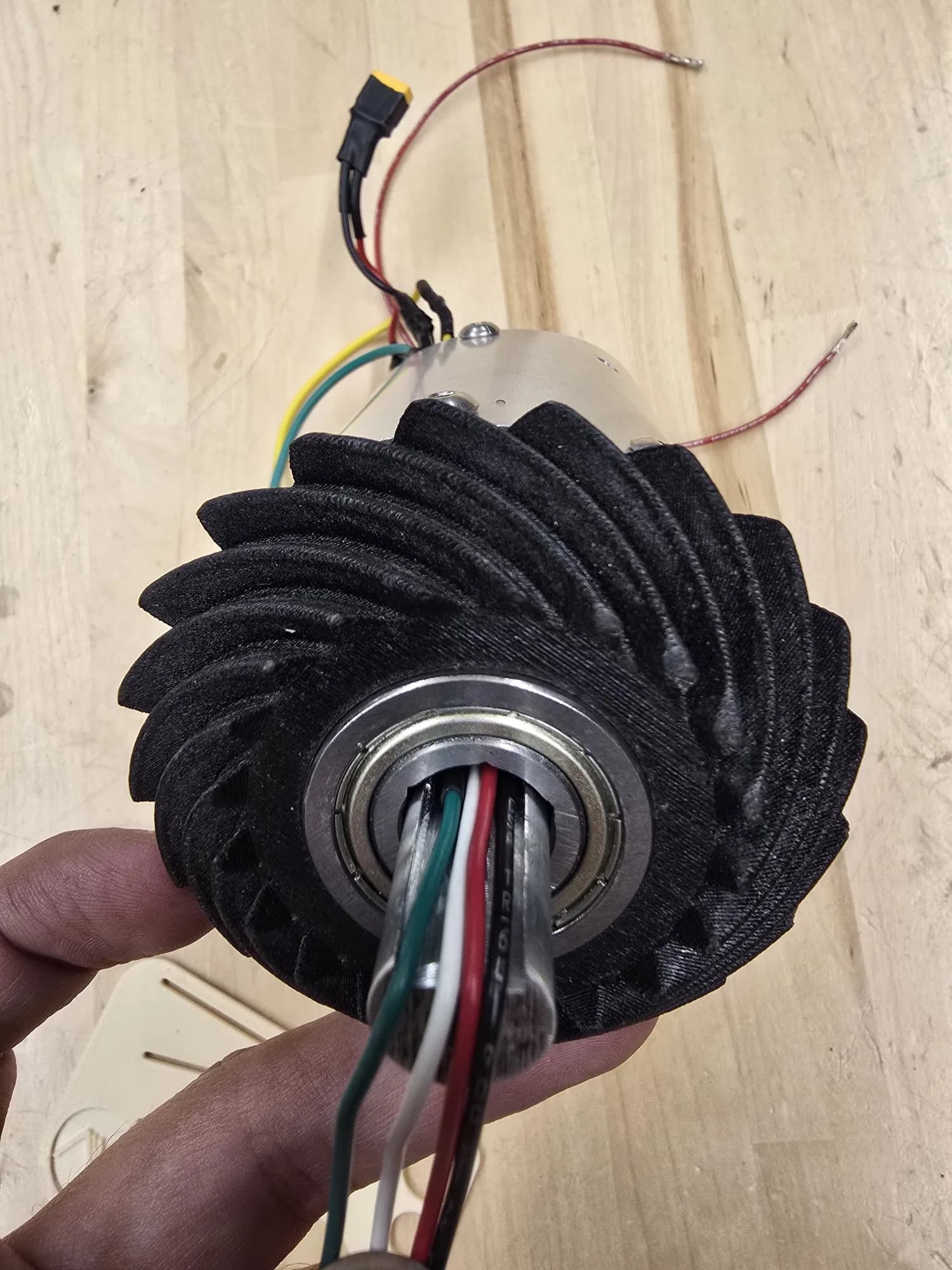 Hypoid bevel gear with the slip-ring wiring through the bore