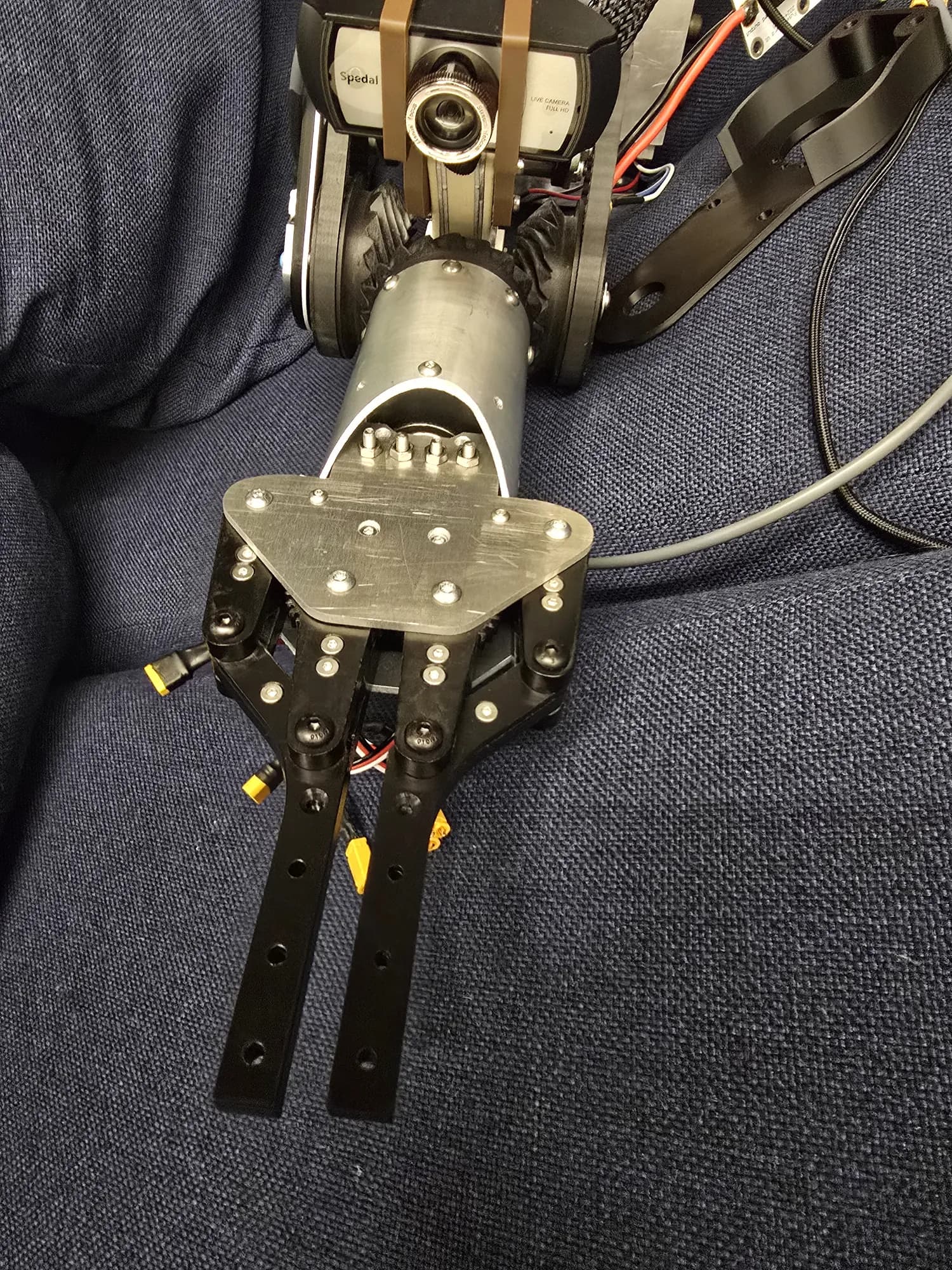 Aluminum fingers, jaws closed